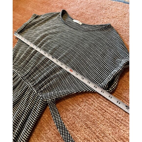 Caution To The Wind womens belted knit dress black white short sleeve size M - Picture 3 of 8